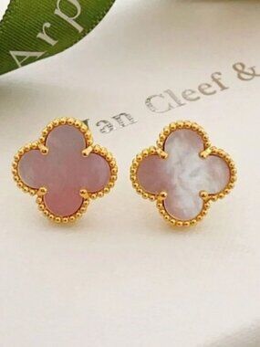 💎💎Van Cleef & Arpels pink stud earrings with gold trim